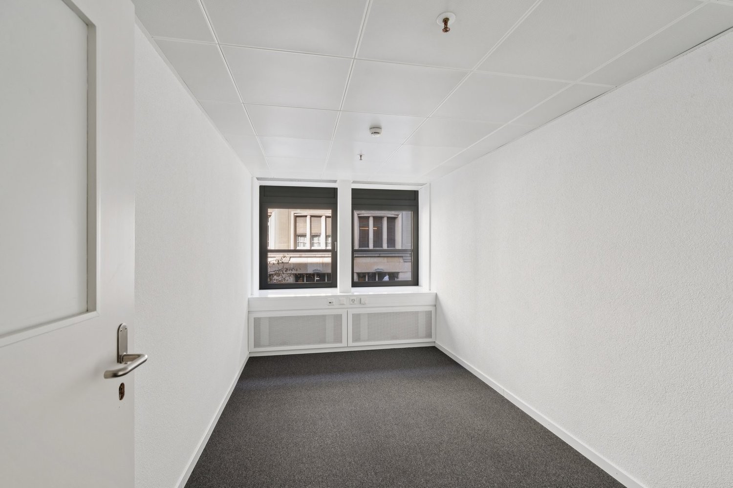 ufficio di 151m², foto 2 di 10