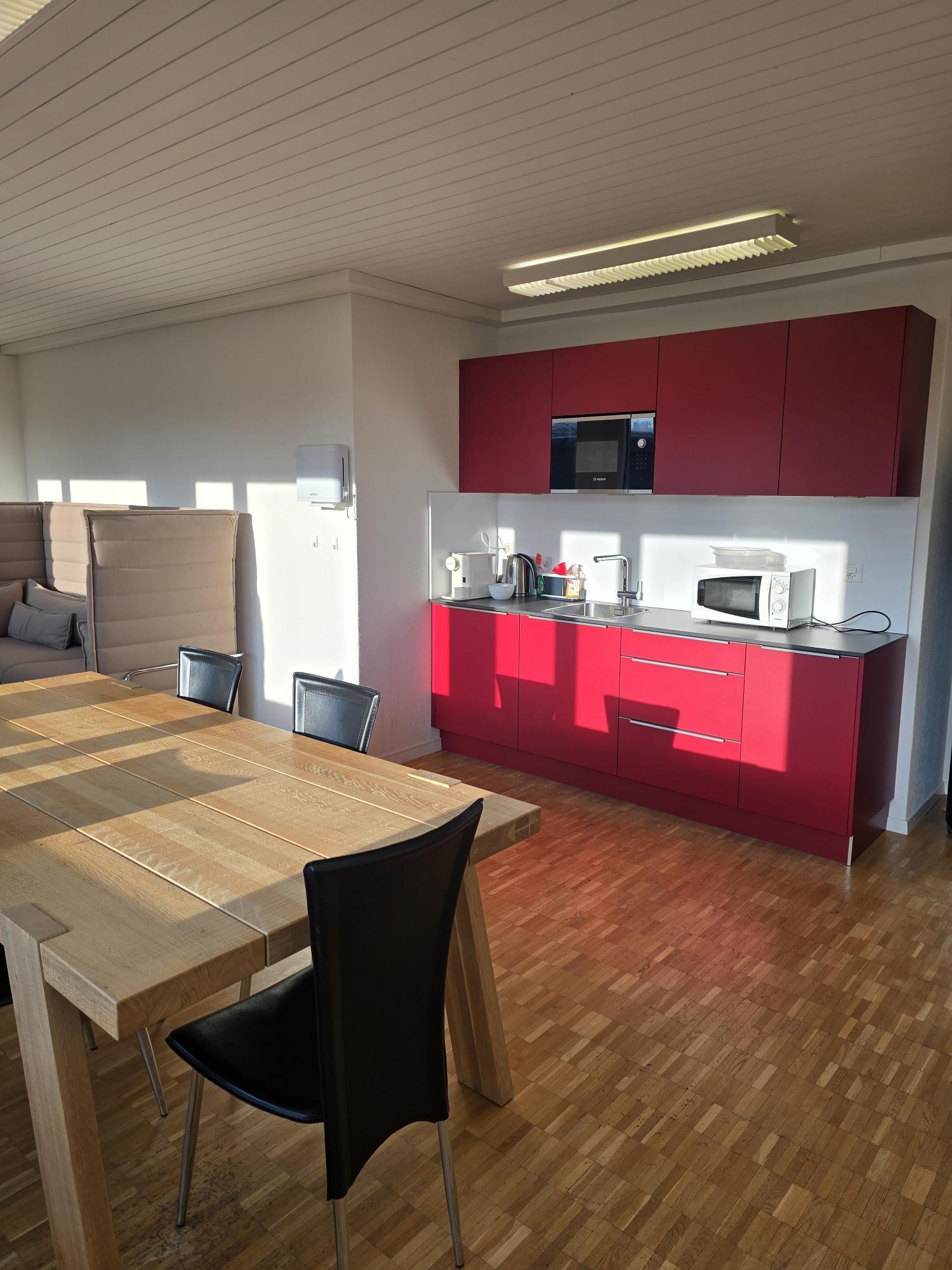 198m² ufficio, foto 2 di 9