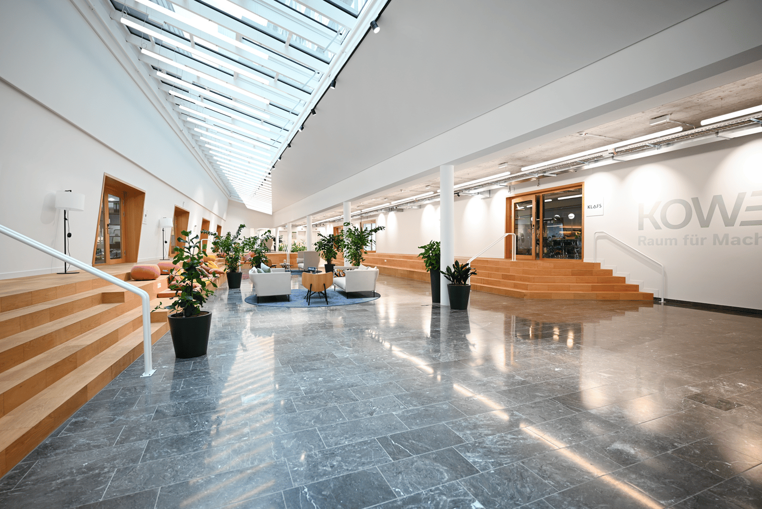 714m² office