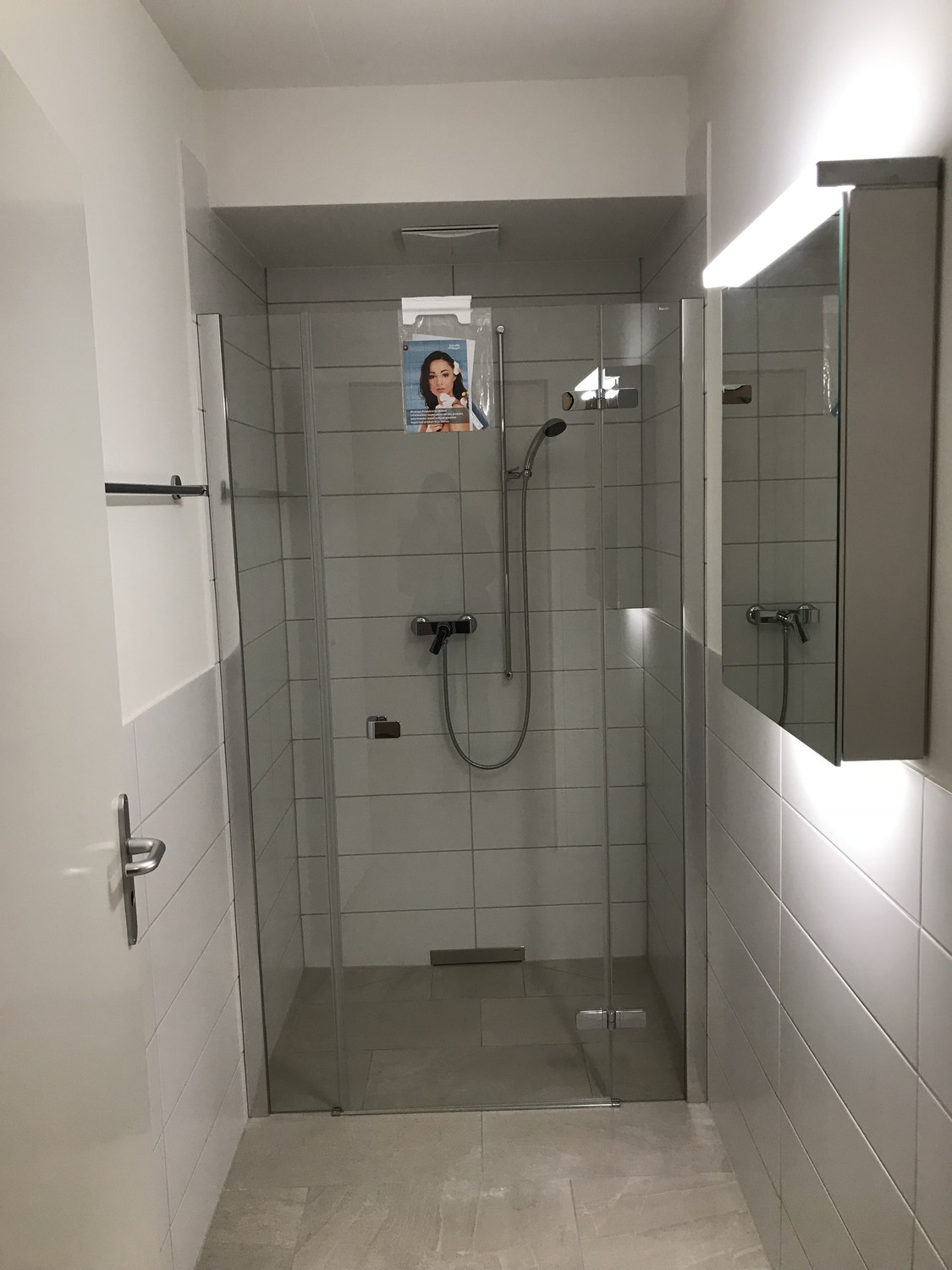 Camera in un appartamento condiviso, foto 3 di 5