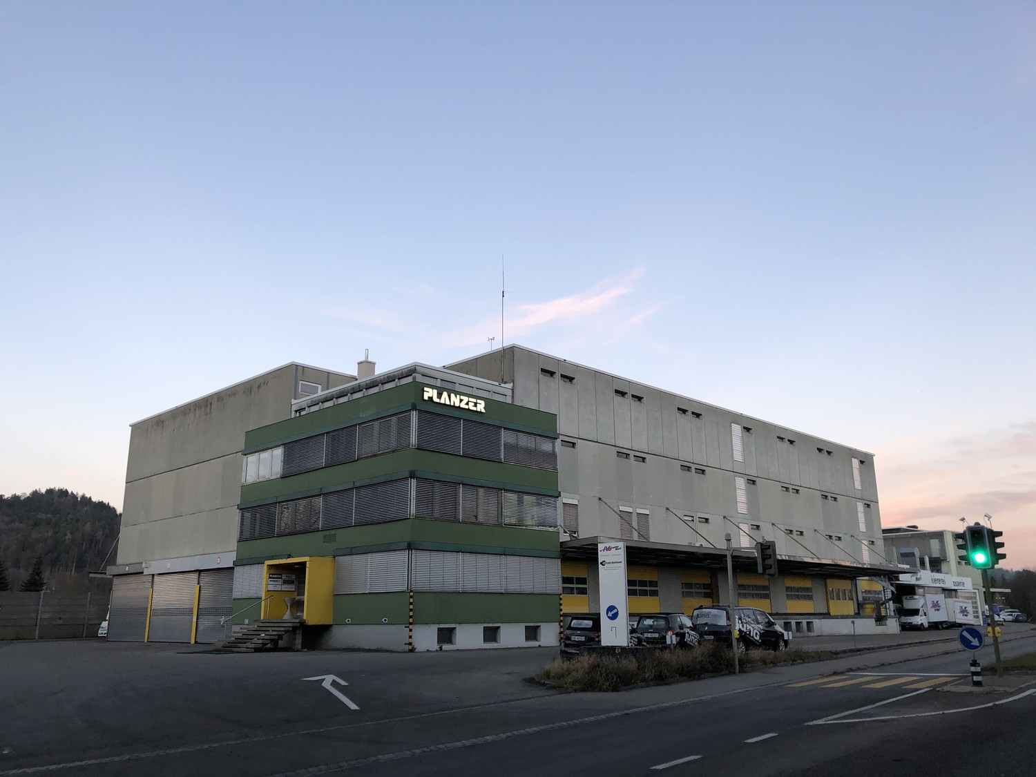 8595m² commerciale