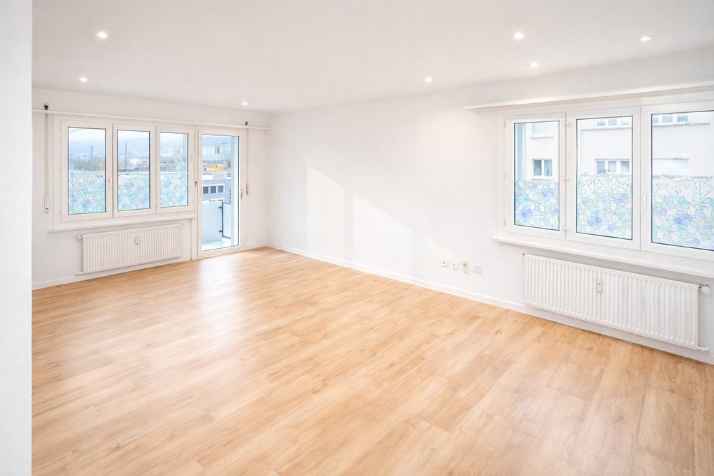 Appartement de 4 ½ pièces

À partir du 16 avril 2026 ou selon convenance, nous louons ce lumineux appartement de 4.5 pièces au 2ème étage.

L'appartement convainc par les avantages suivants :

- espace de vie spacieux avec accès au balcon
- cuisine séparée avec lave-vaisselle et table de cuisson en 
