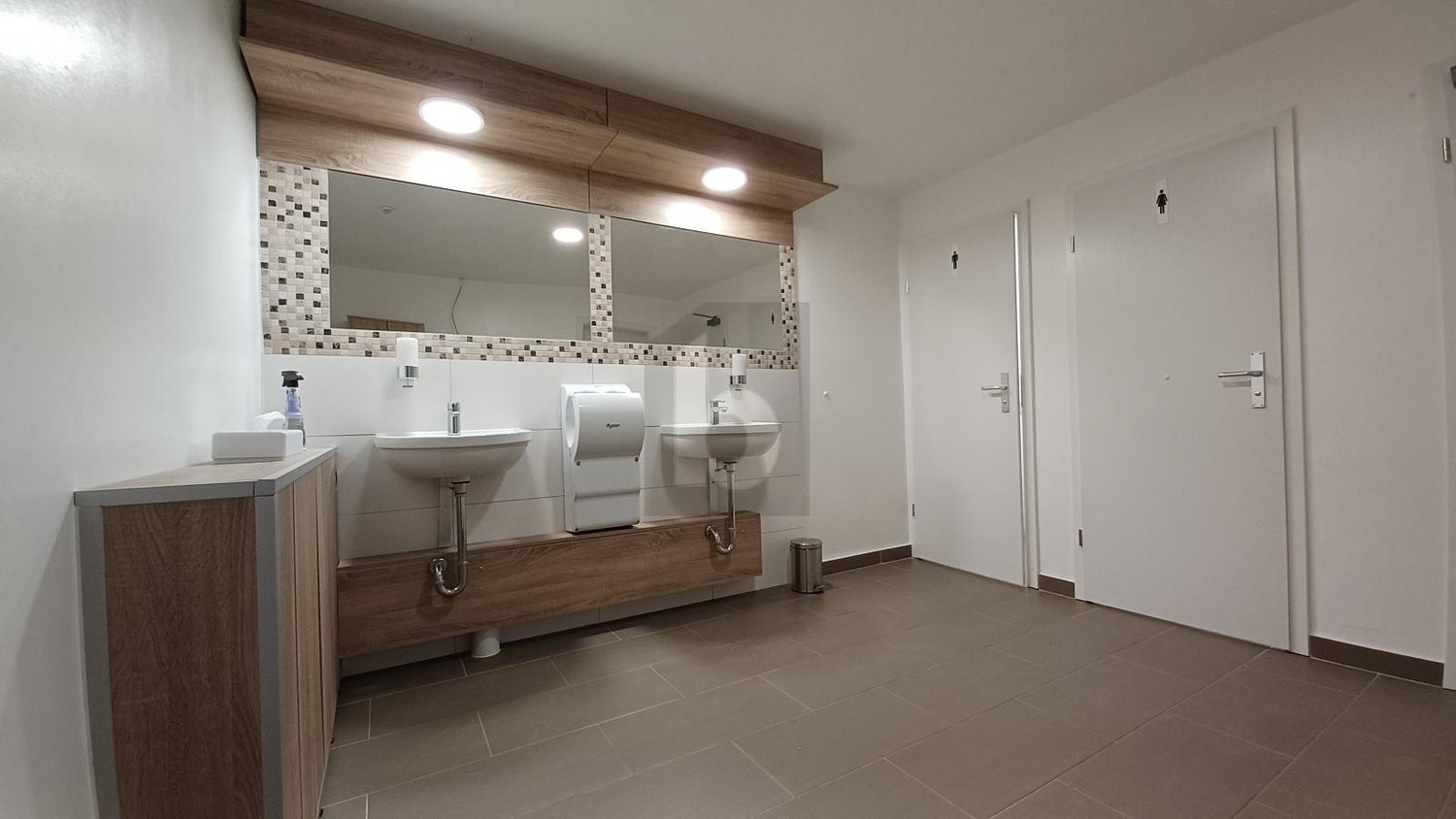 85m² de commerce