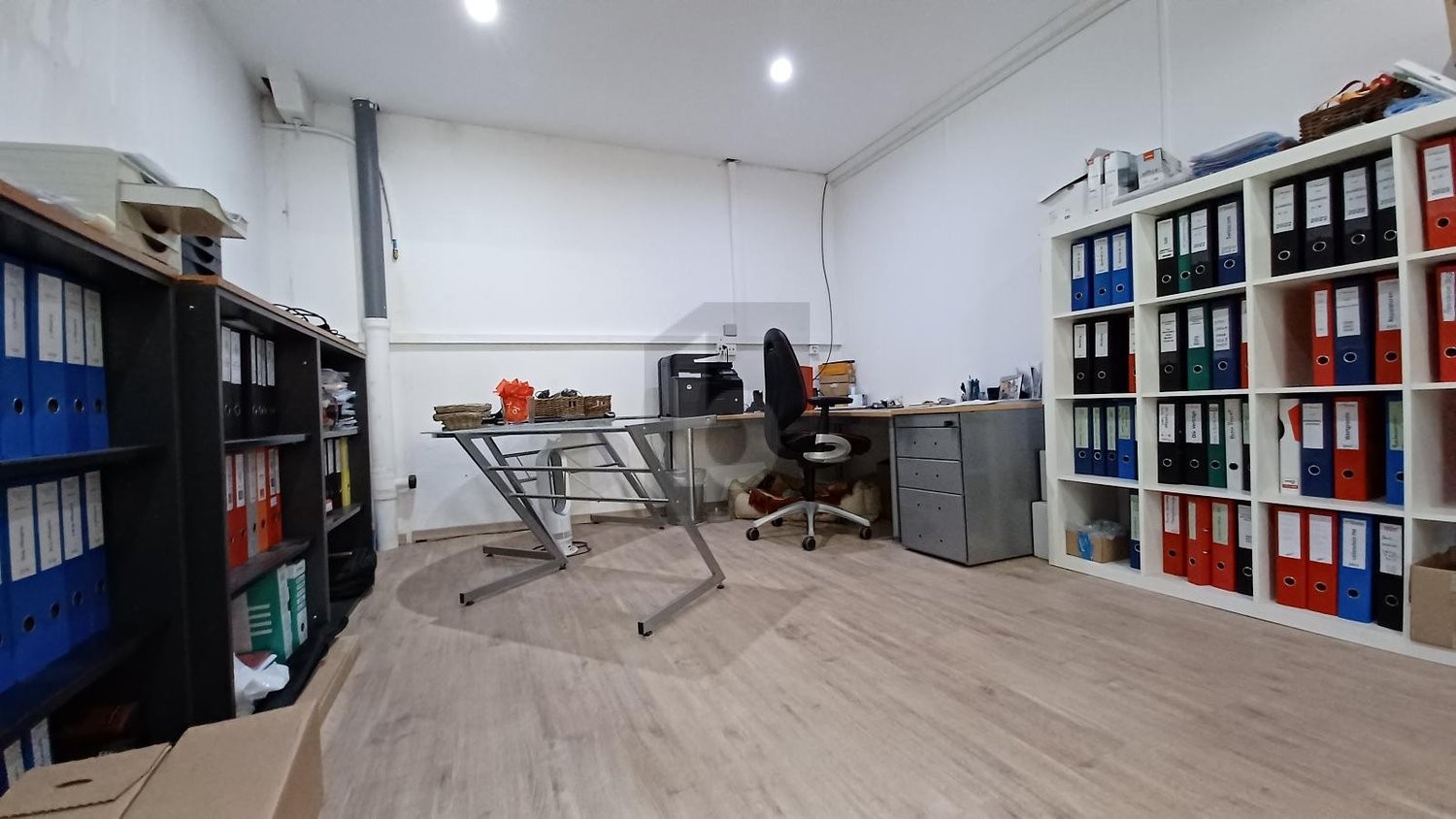 85m² de commerce