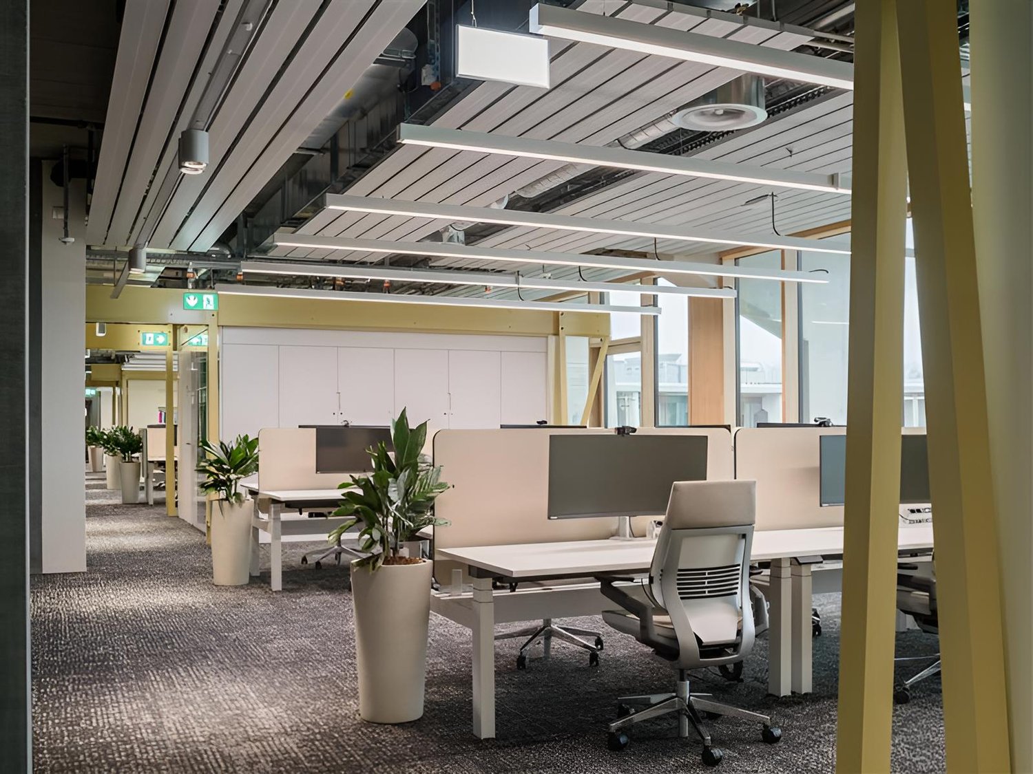 2000m² office
