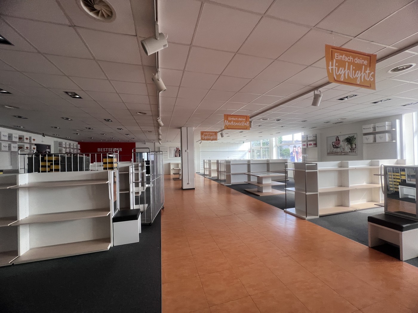 630m² shop, foto 5 di 5