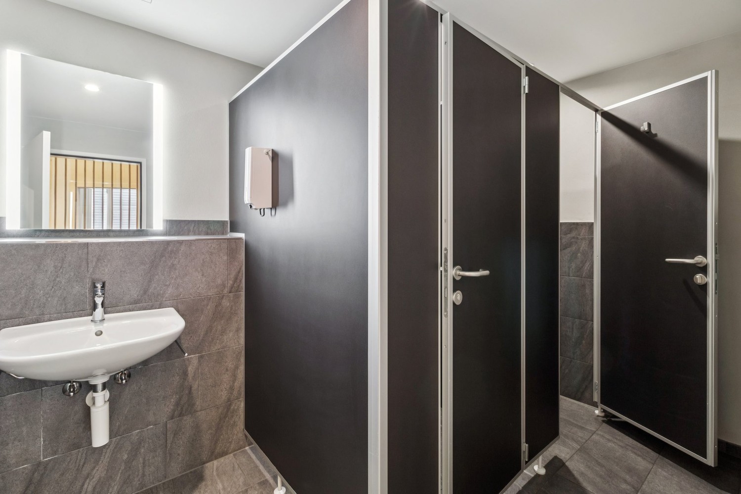 872m² ufficio, foto 9 di 9