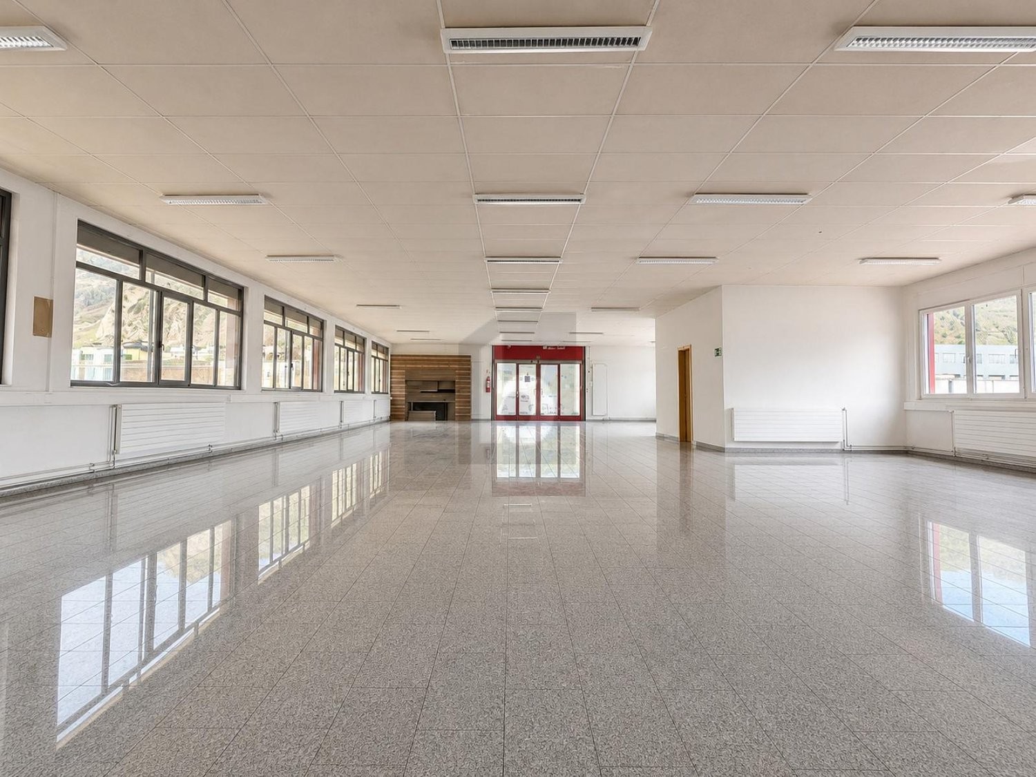 670m² oggetto industriale