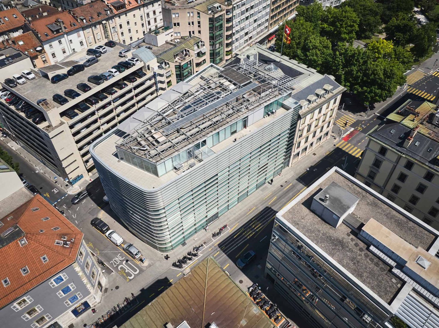 762m² office