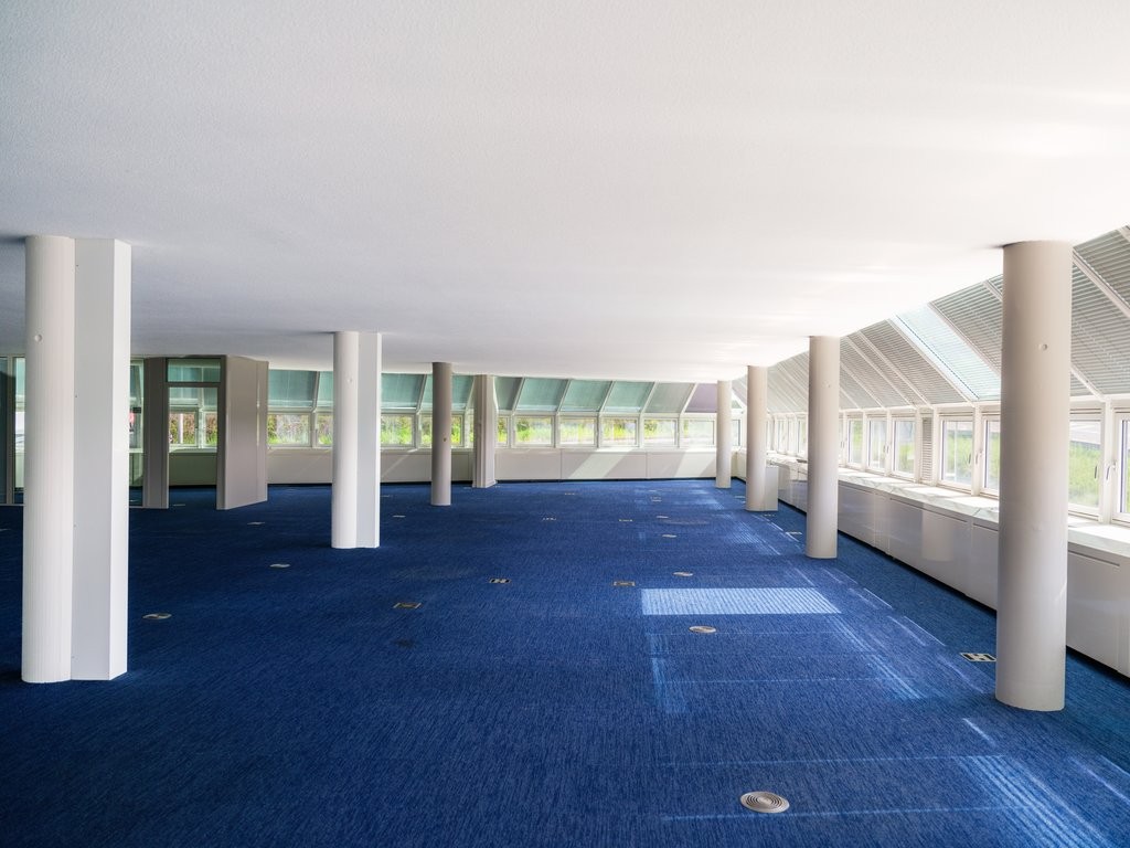 186m² office
