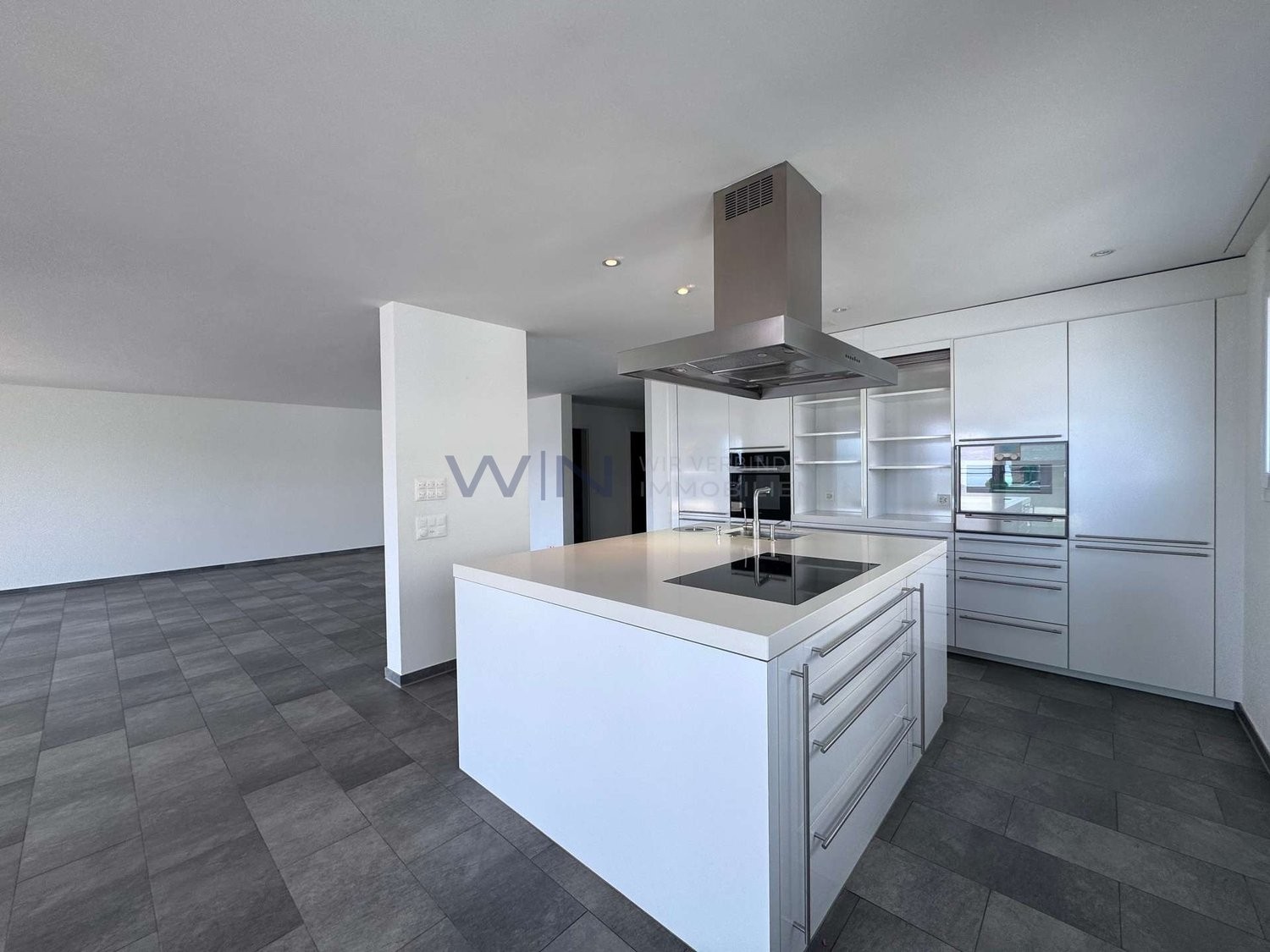 Appartamento con terrazza di 2 ½ locali, foto 1 di 10
