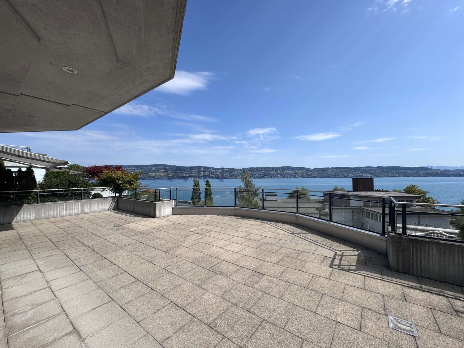 Appartamento con terrazza di 2 ½ locali, foto 2 di 10