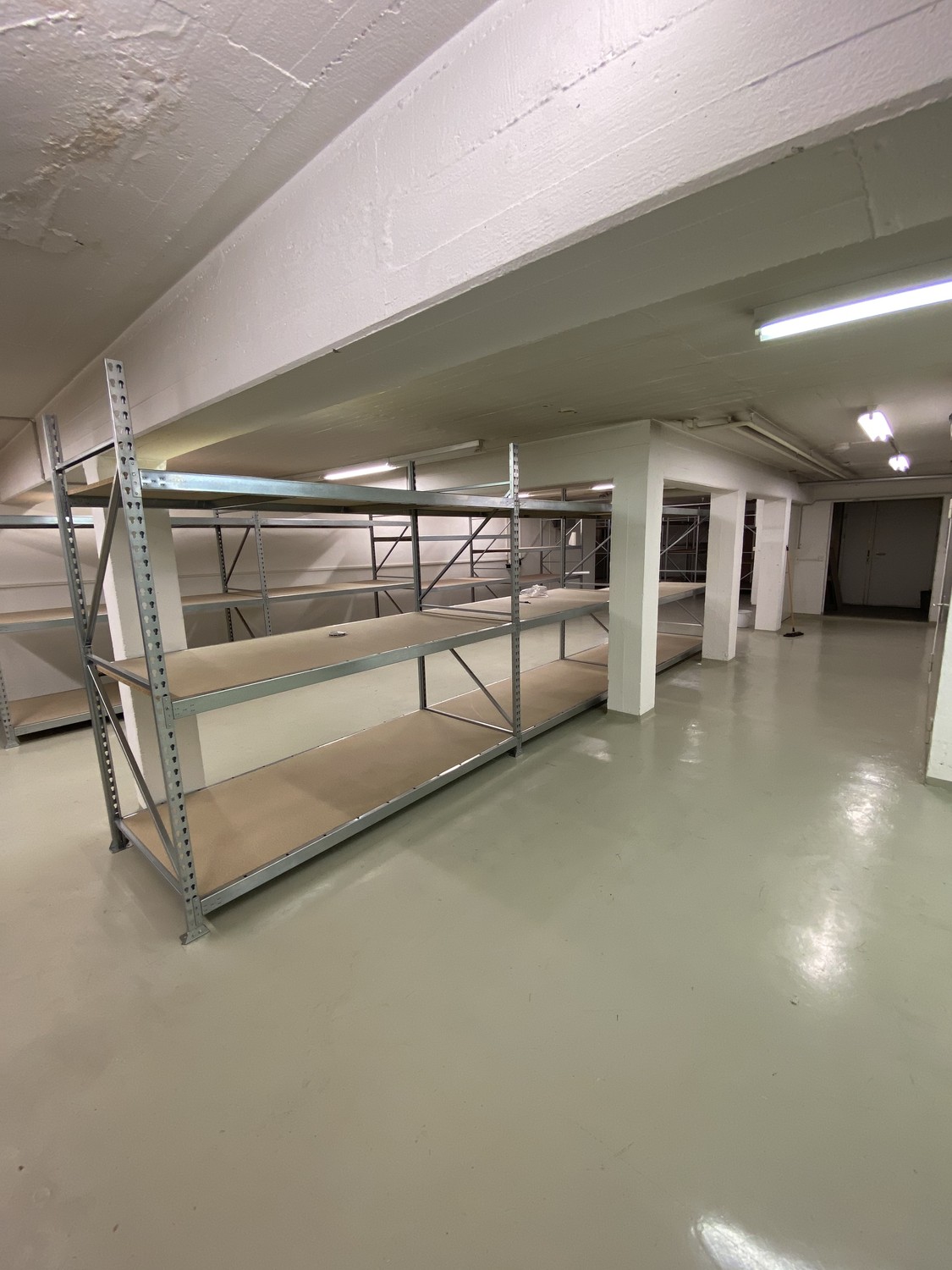 303m² commerciale