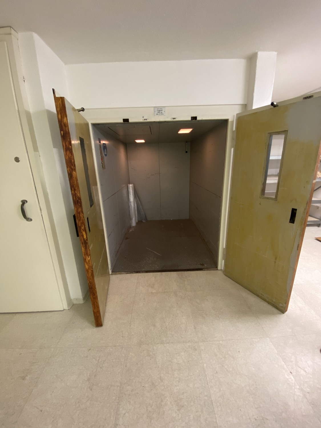 303m² commerciale