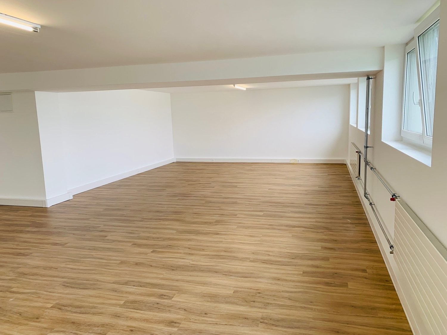 79m² commercial