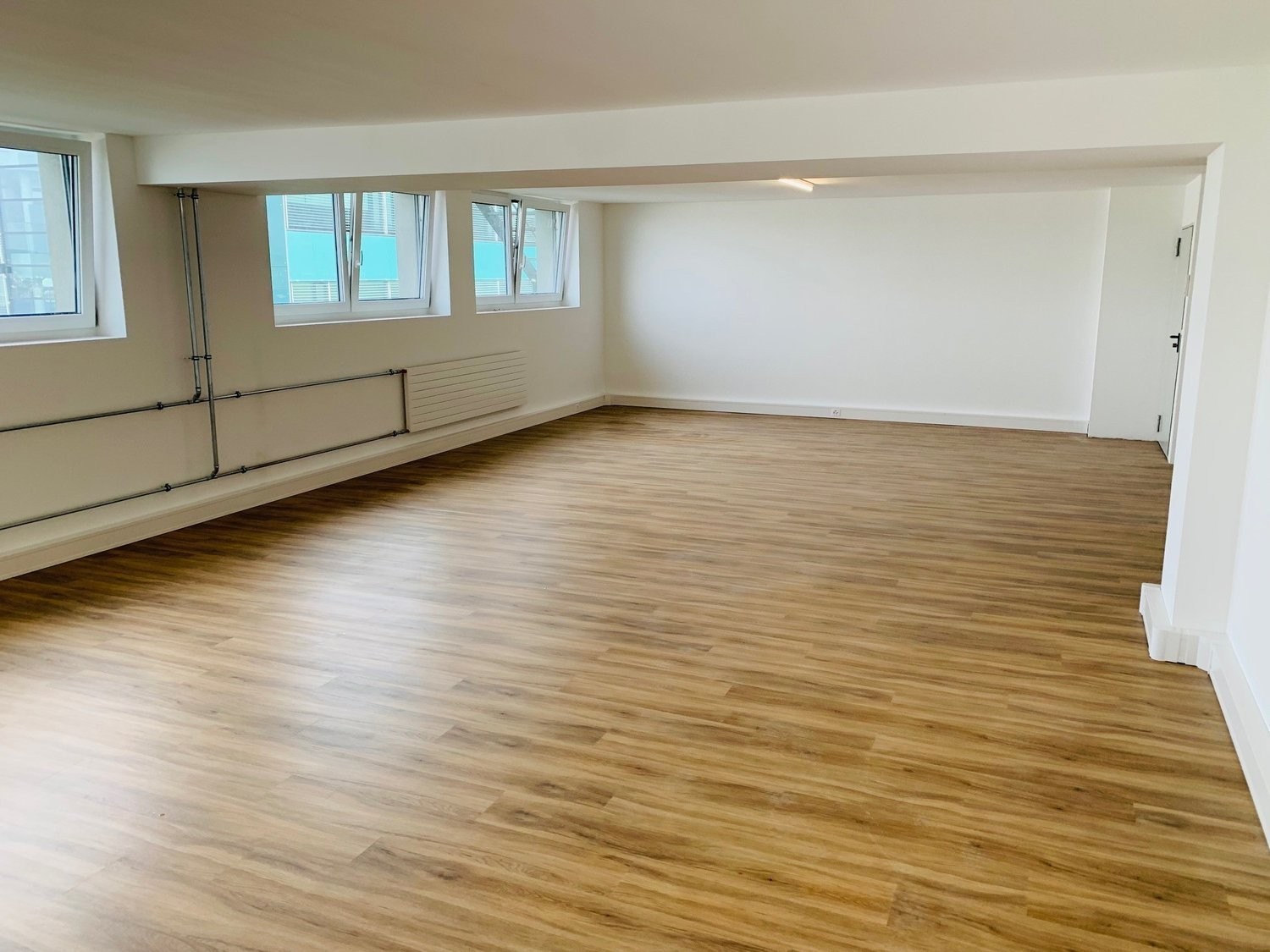 79m² commercial