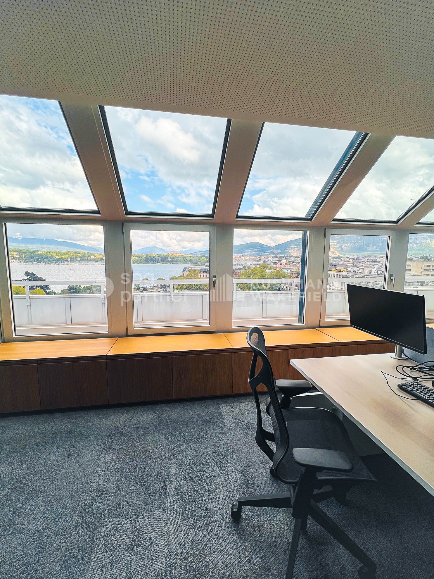 190m² Büro