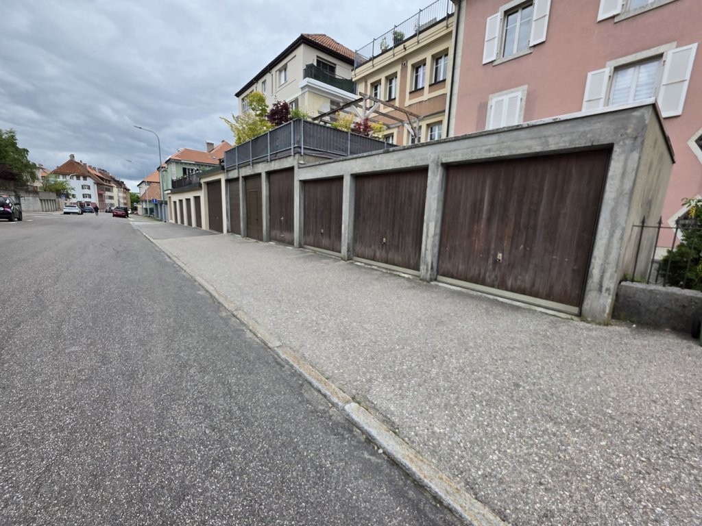 Garage singolo no 1 in affitto.