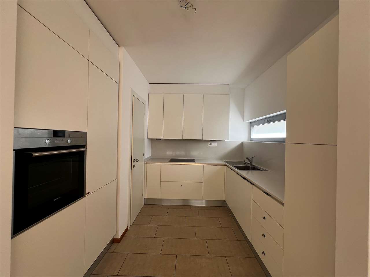 2 ½ rooms furnished flat, foto 7 di 10