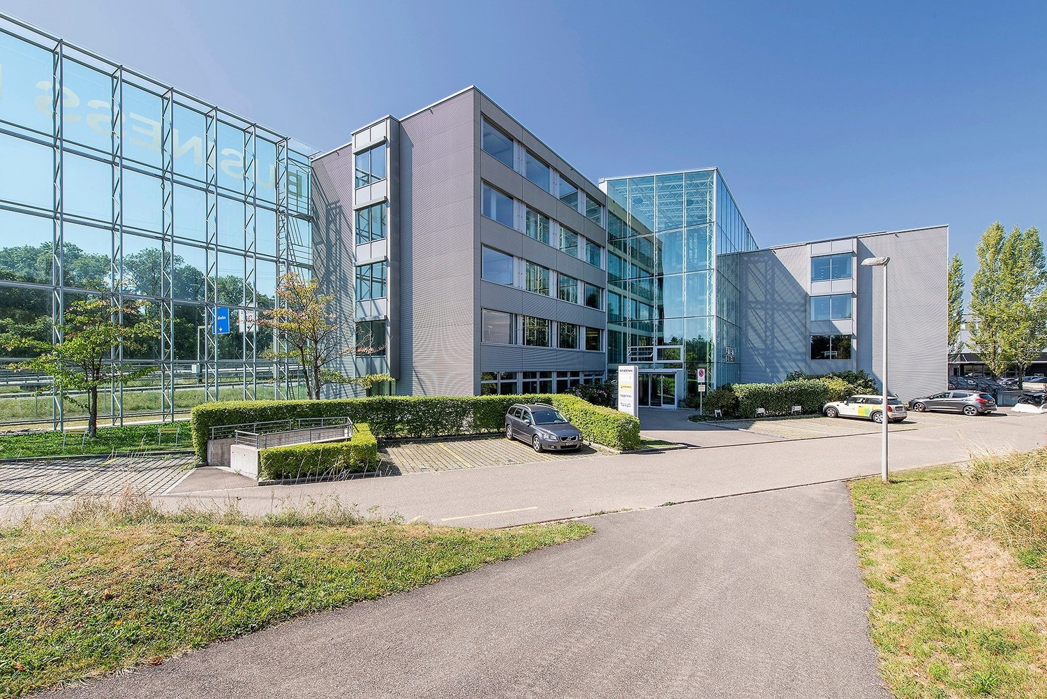 256-3300m² office