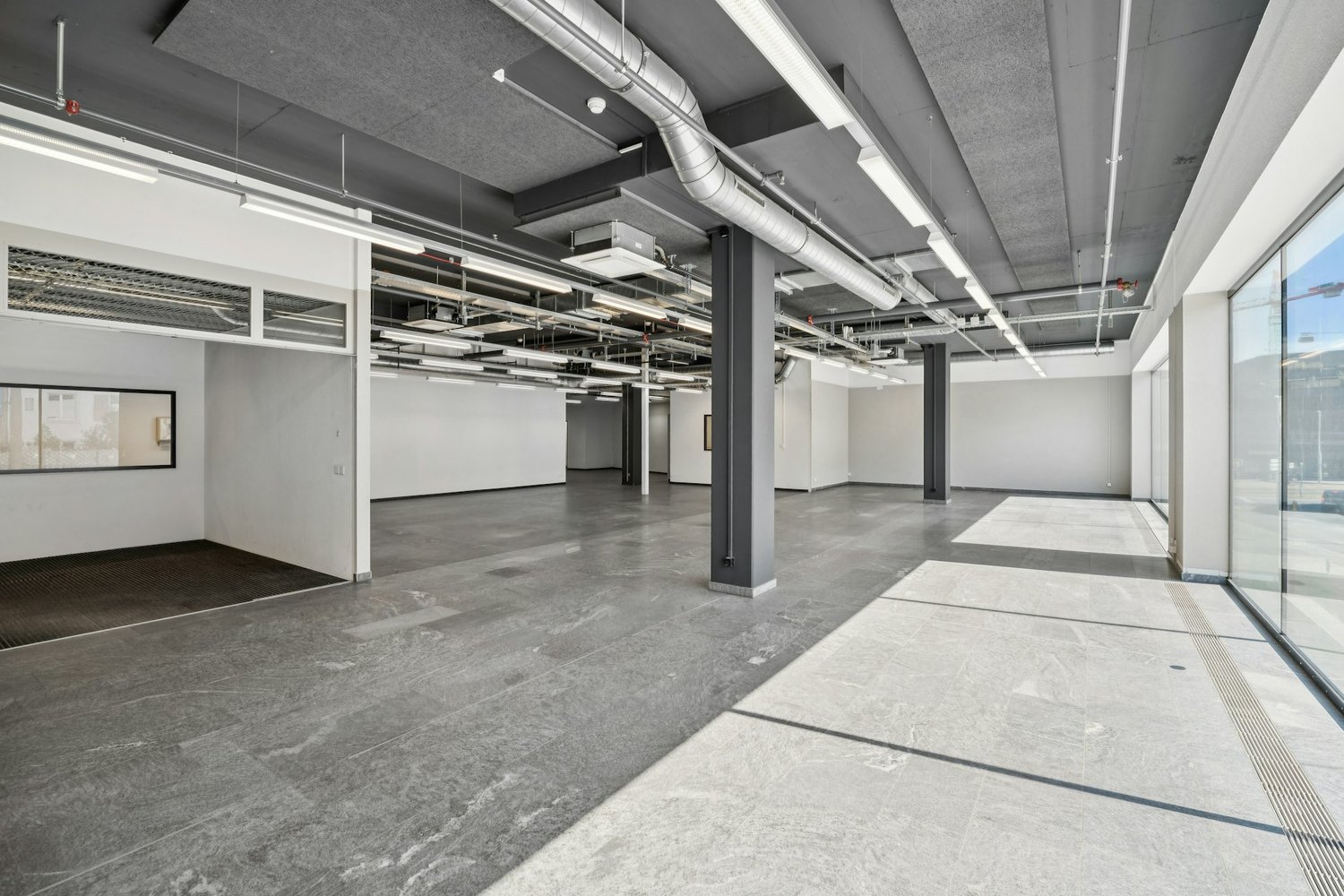 310m² commerciale, foto 3 di 10