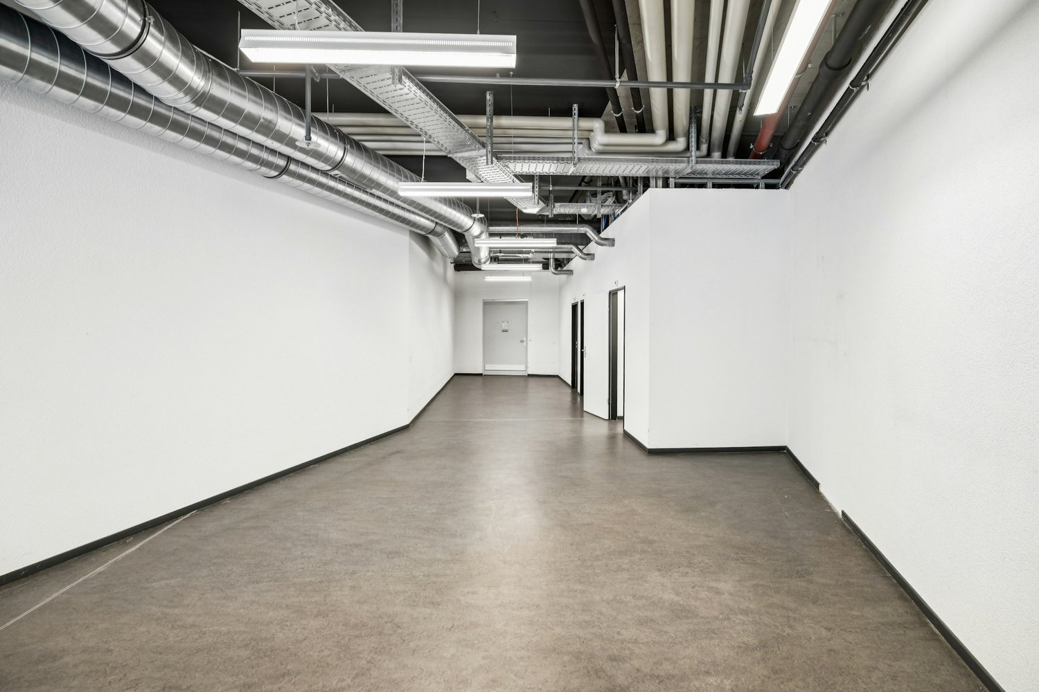 310m² commerciale, foto 6 di 10