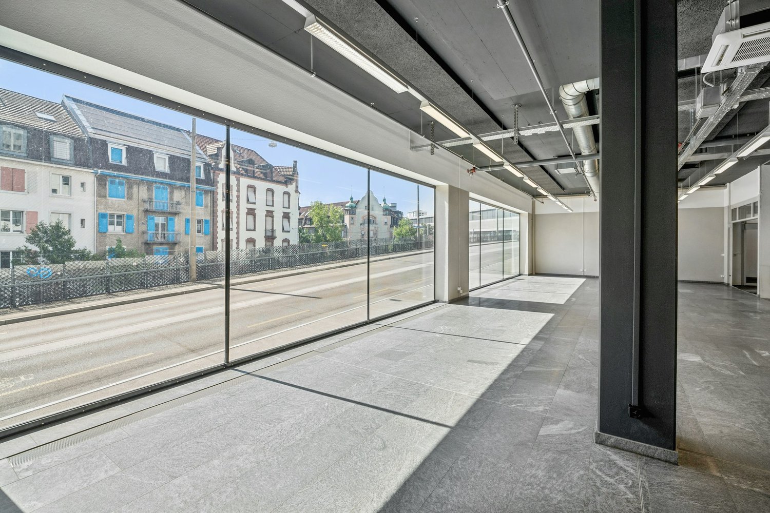 310m² commerciale, foto 1 di 10