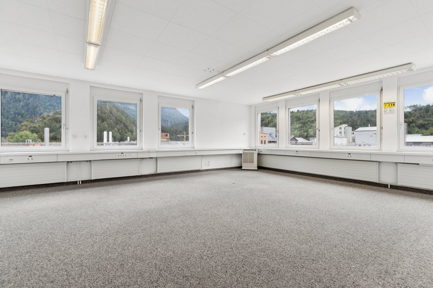 858m² ufficio