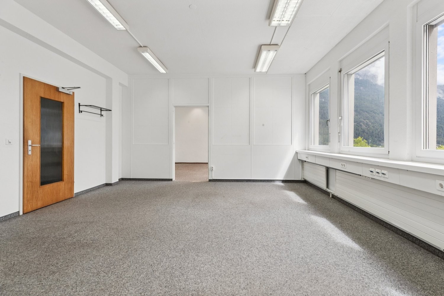 858m² ufficio
