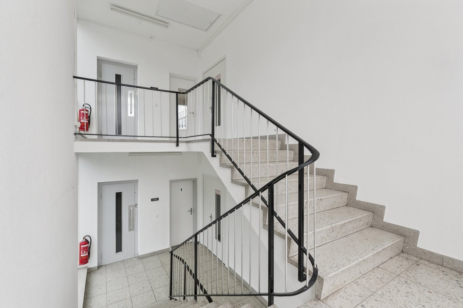 858m² ufficio