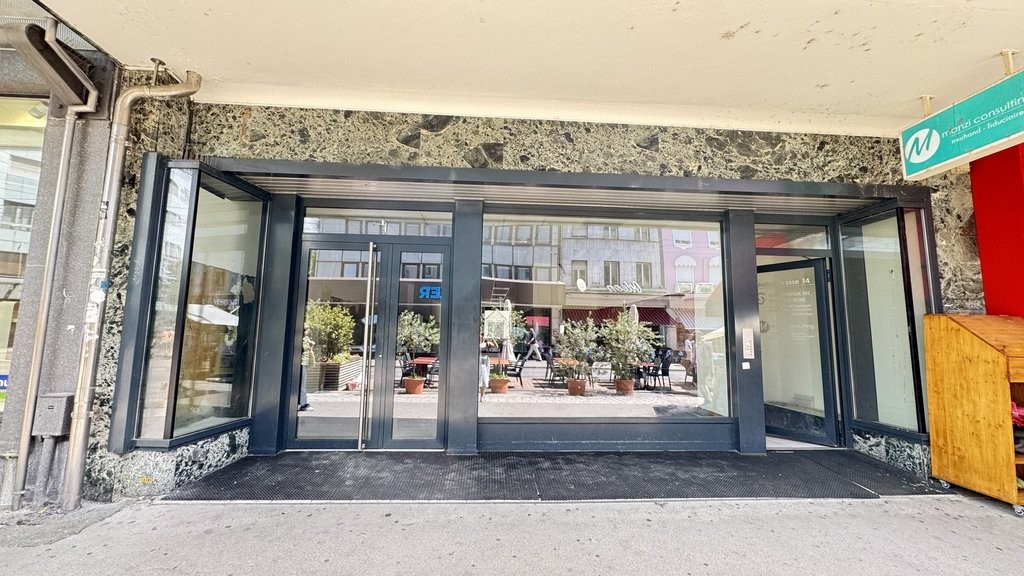 negozio di 120m²