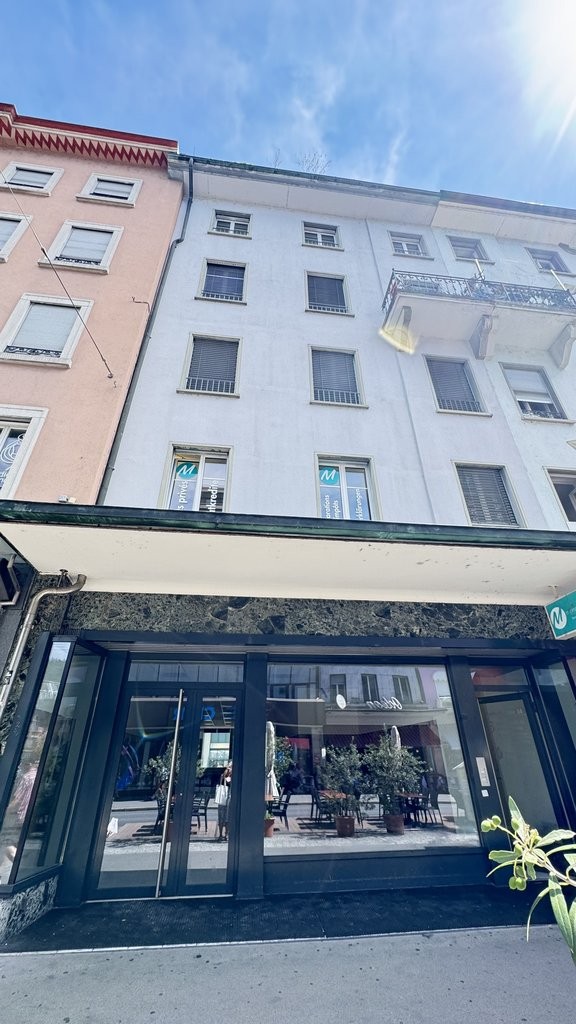 negozio di 120m²