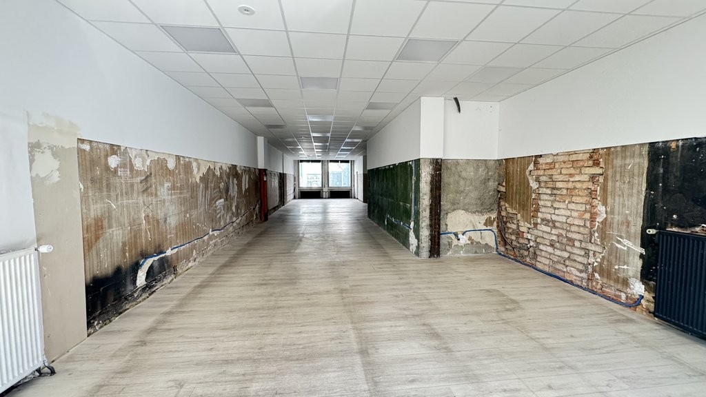 negozio di 120m²
