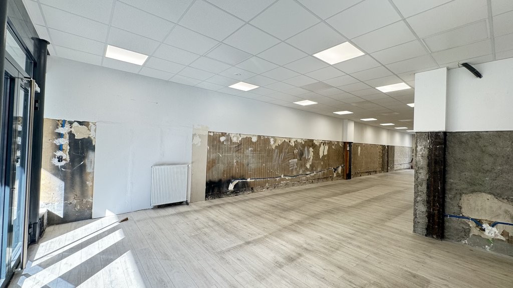 negozio di 120m²