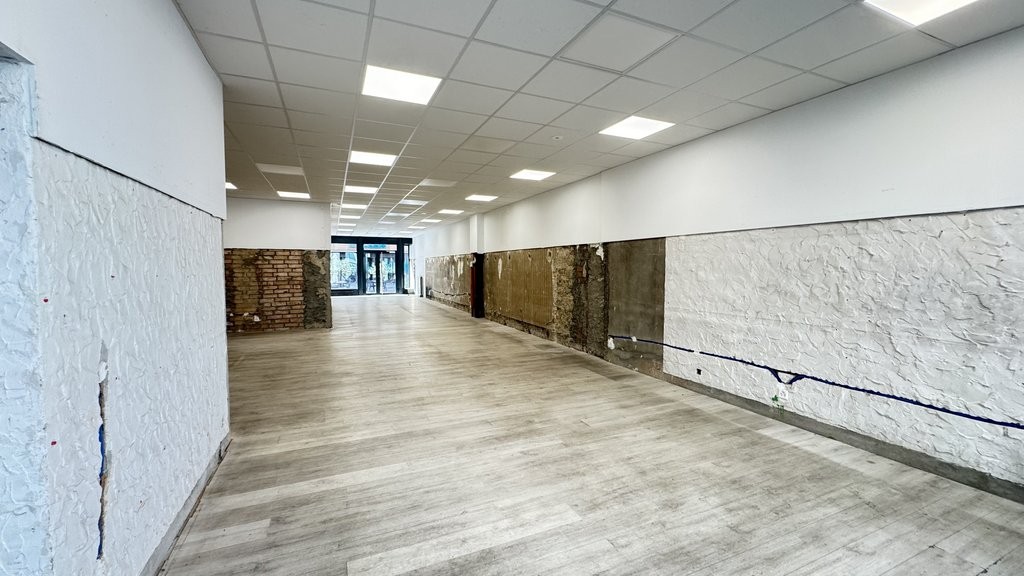 negozio di 120m²