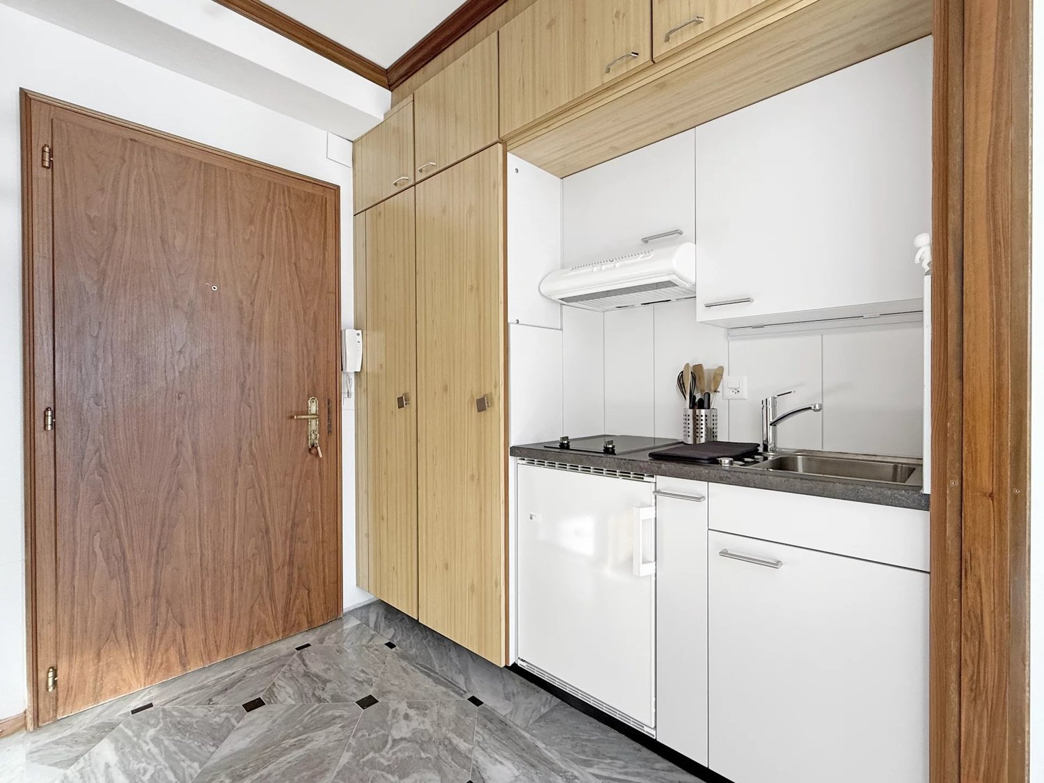 Appartamento mansardato di 1 ½ locali, foto 6 di 8