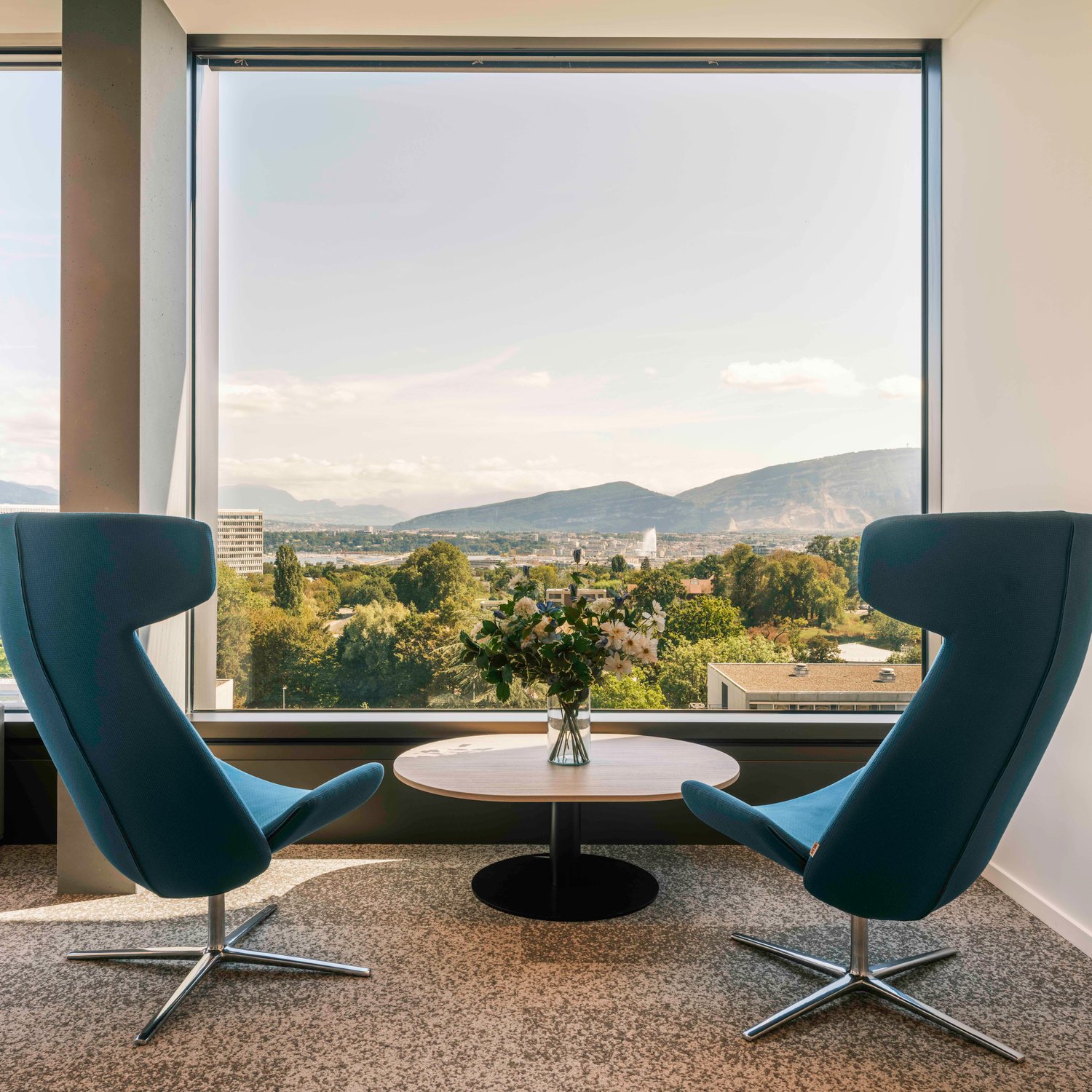 310m² office