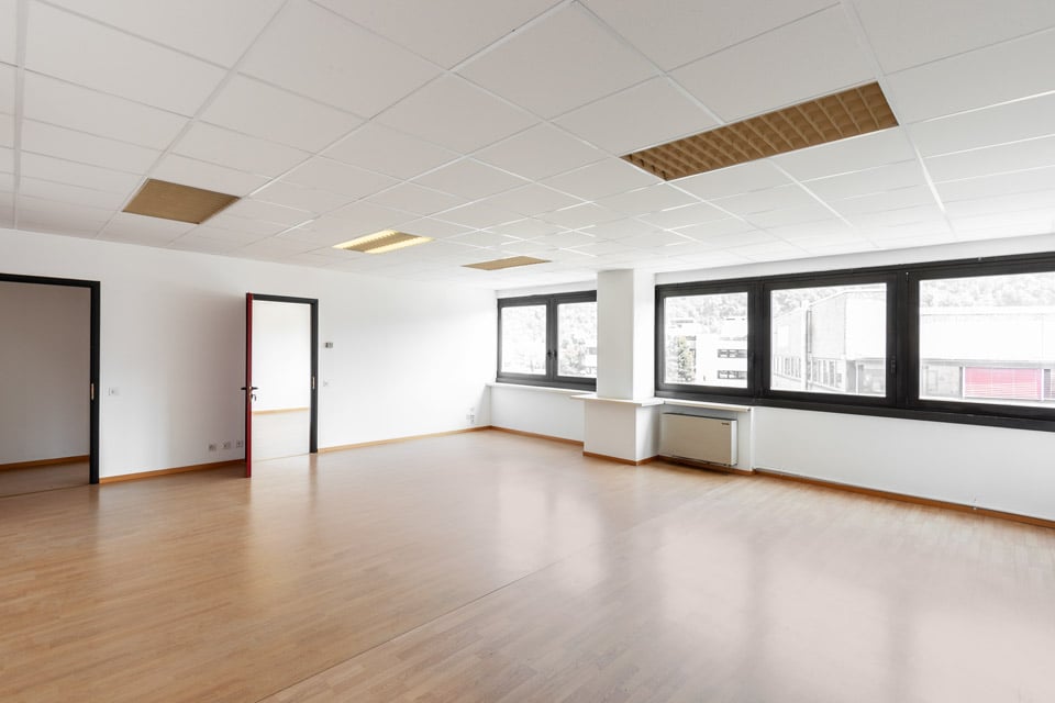 140m² office