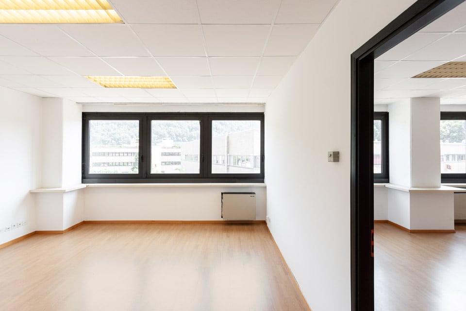 140m² office