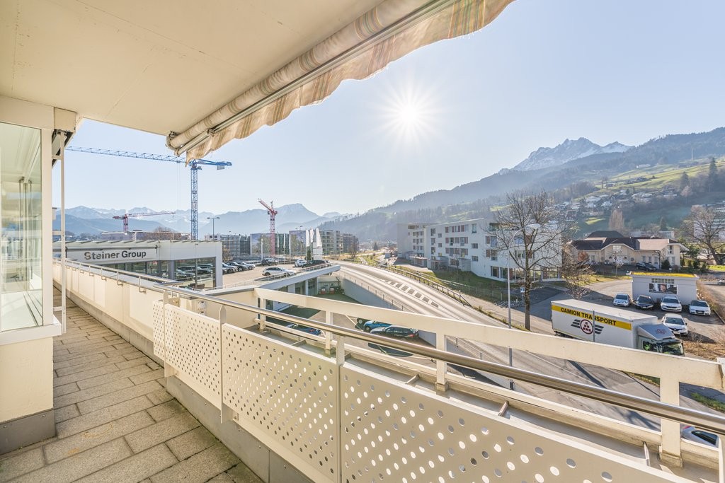 Appartamento attico di 4 ½ locali, foto 2 di 8