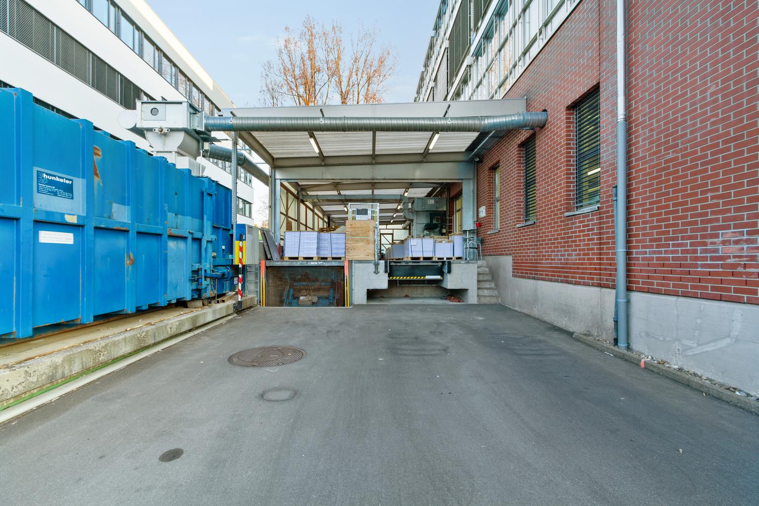 1111m² commerciale