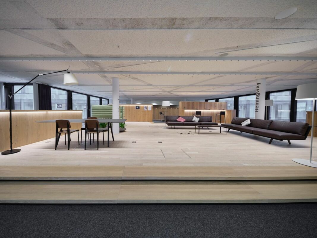 3300m² office