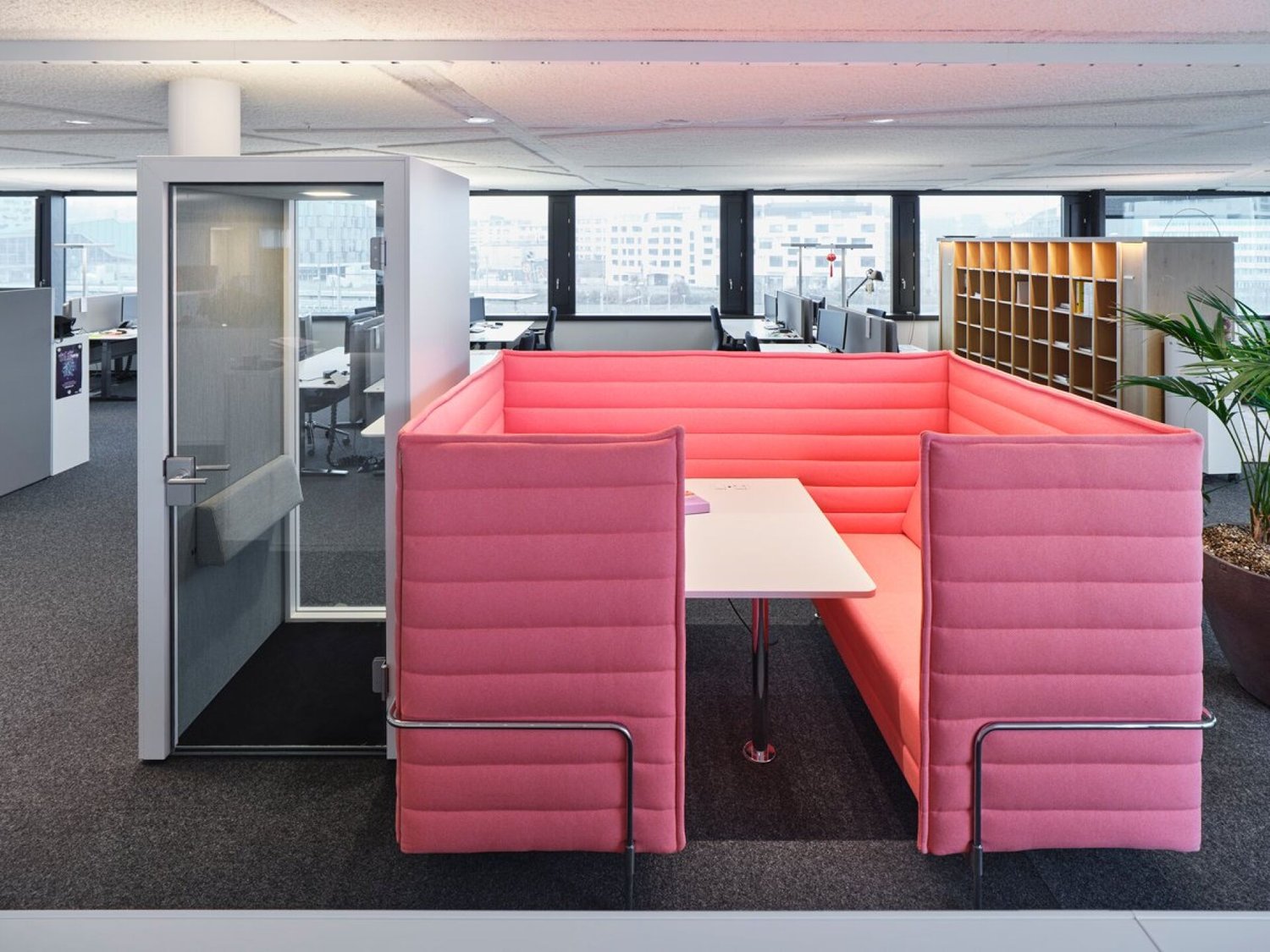 3300m² office