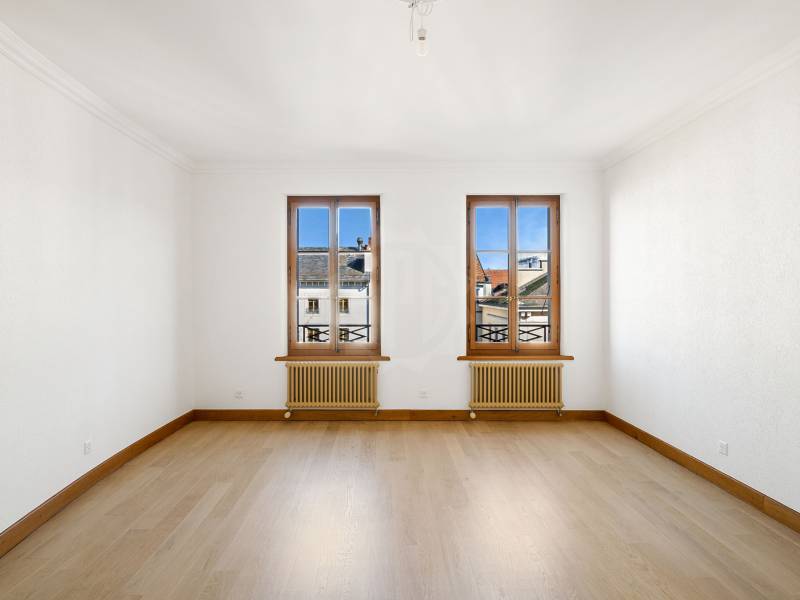 8 rooms apartment, foto 6 di 10