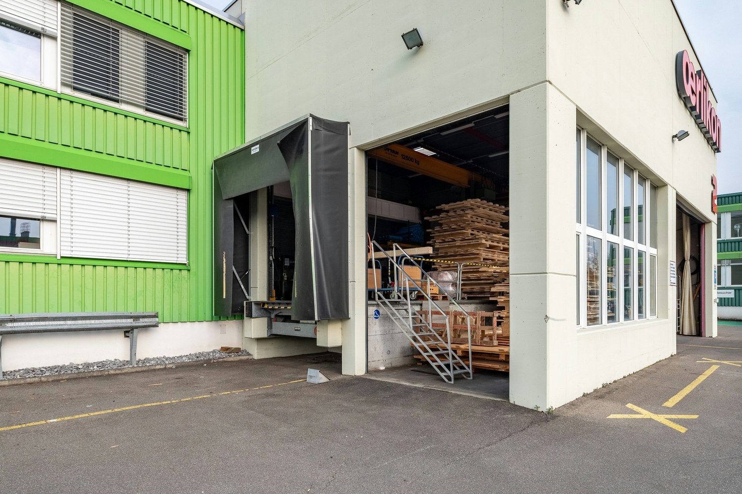 2000m² commerciale, foto 10 di 10