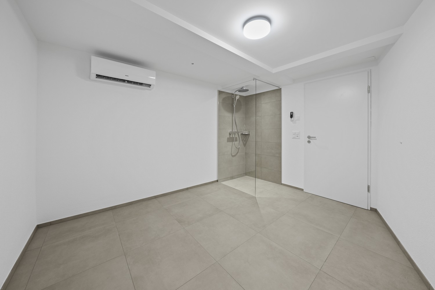 100m² commercial