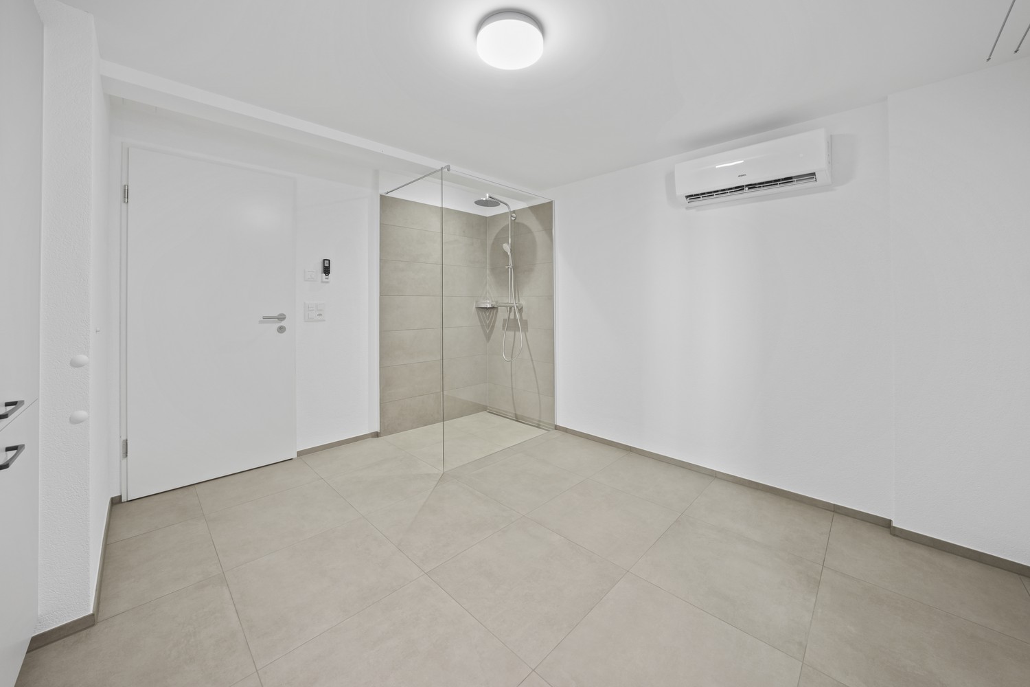 100m² commercial