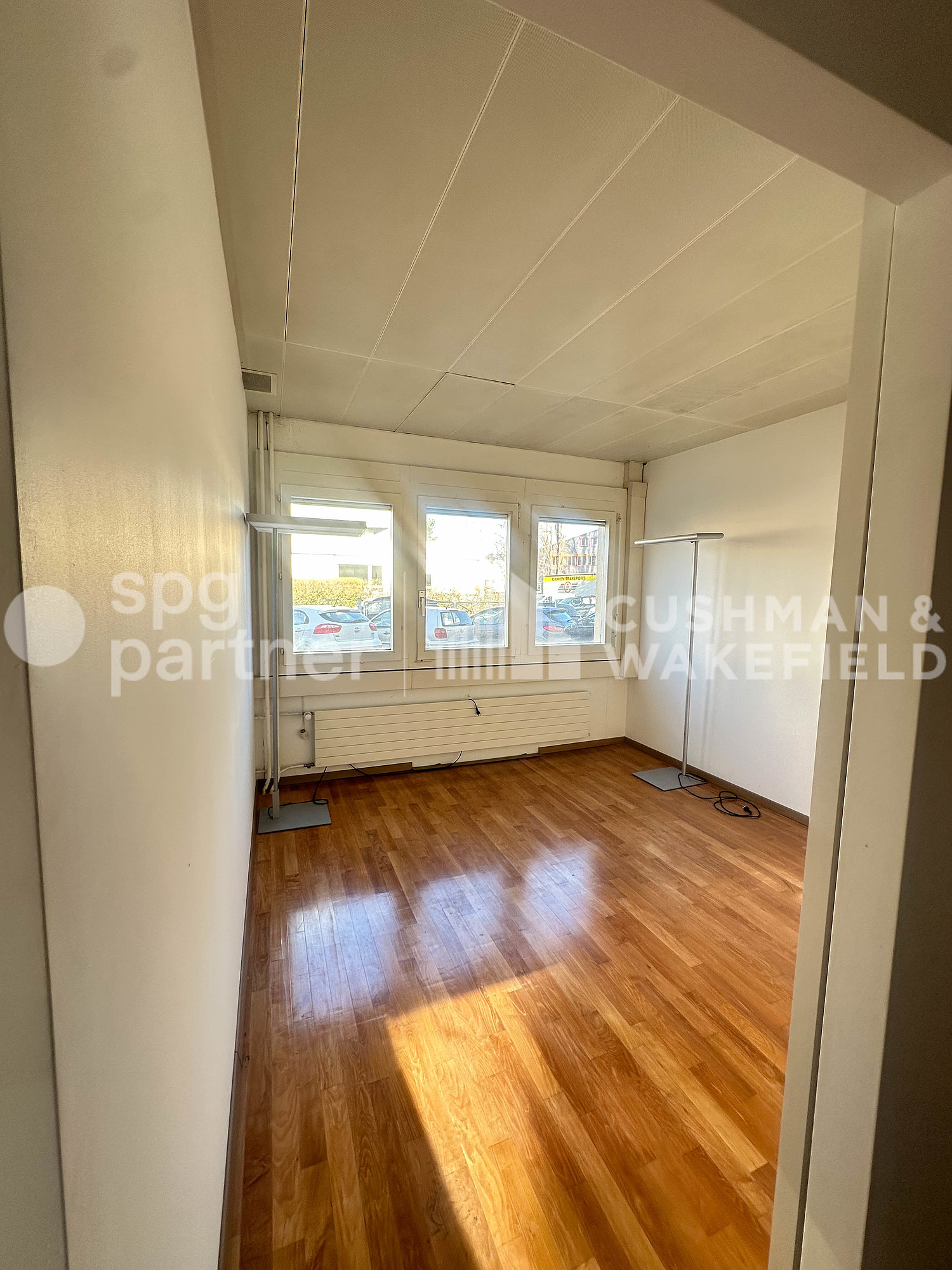 312m² office