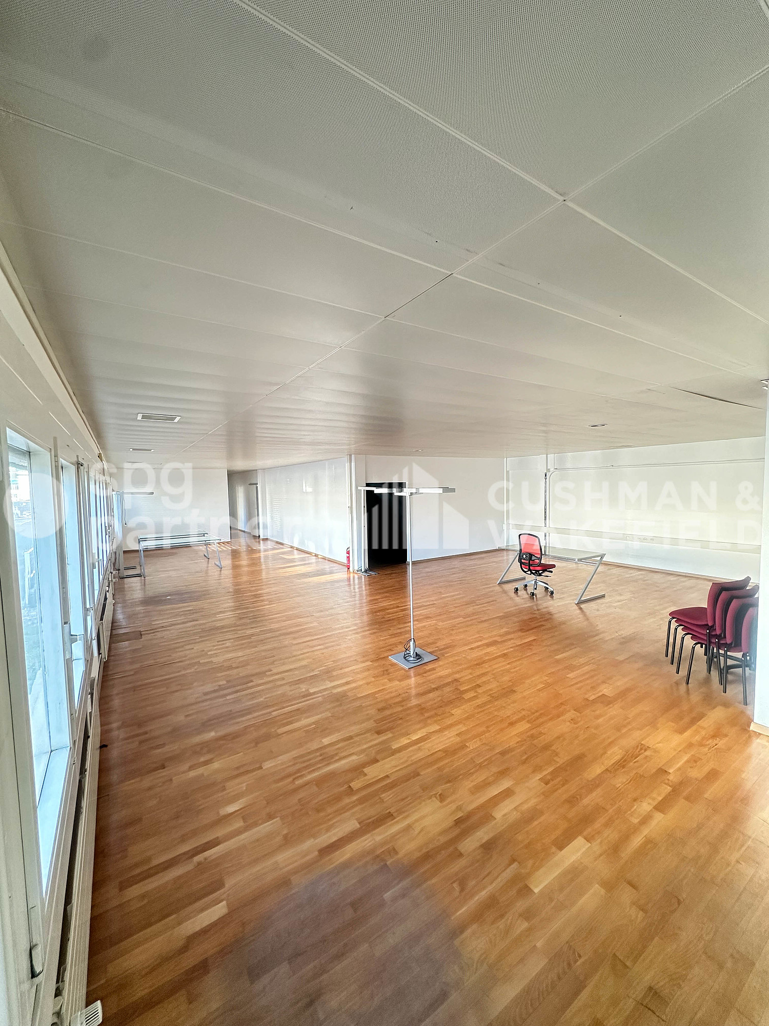 312m² office