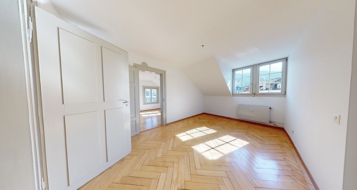 6 rooms apartment